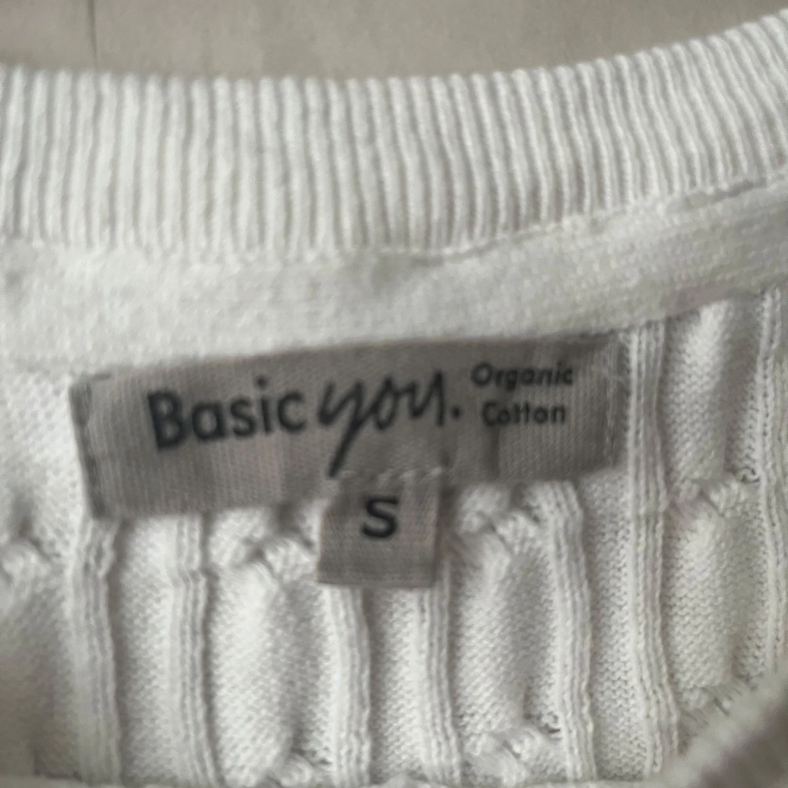 Vit stickad tröja  - 2