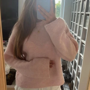 Stickad tröja 💕 - Stickad tröja från Gina💕 inga defekter!!