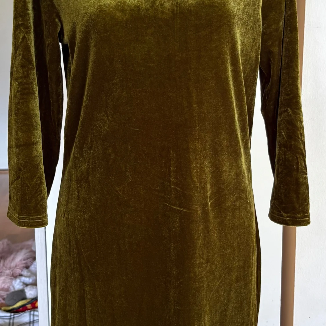 Grön sammetsklänning från Isay