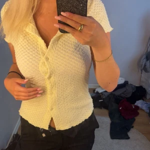 Gul topp - Jätte söt topp, ändast testad!💕