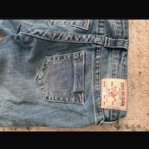 True religion - Säljer mina true religion jeans för dom aldrig kommer till användning, dom är i storlek 26
