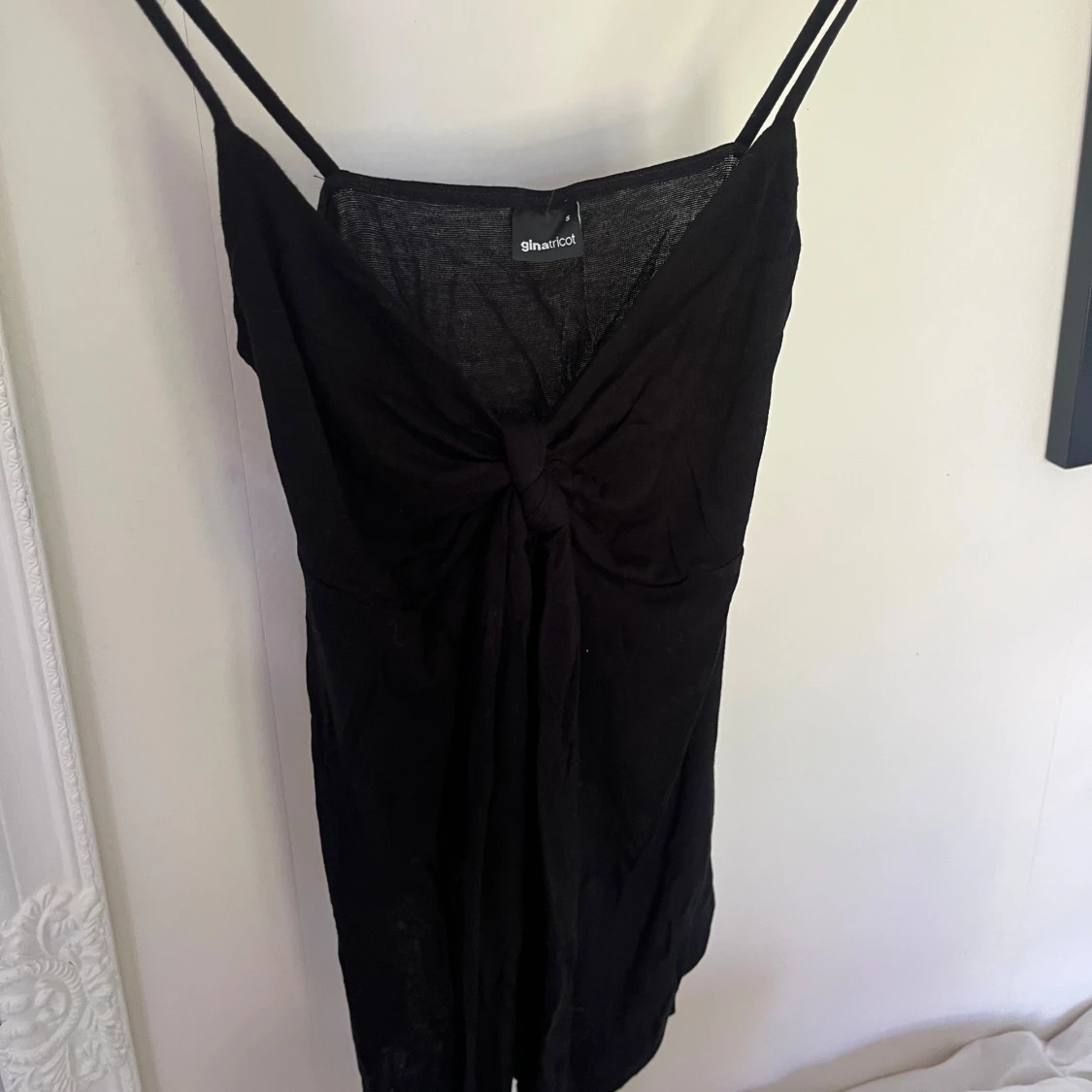 Svart topp från Gina Tricot