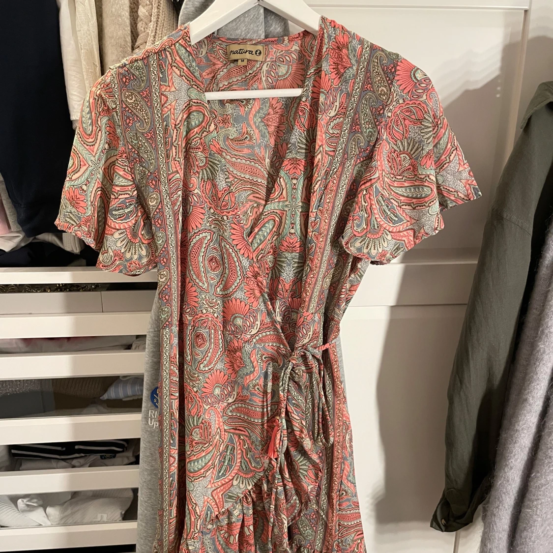 Så fin mönstrad klänning 