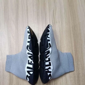 Balenciaga skor - Helt nya balenciaga speedrunmer 2.0 skor som använts en gång då de var lite små på mig. de har ingen skråma eller så, hör av er vid minsta fundering