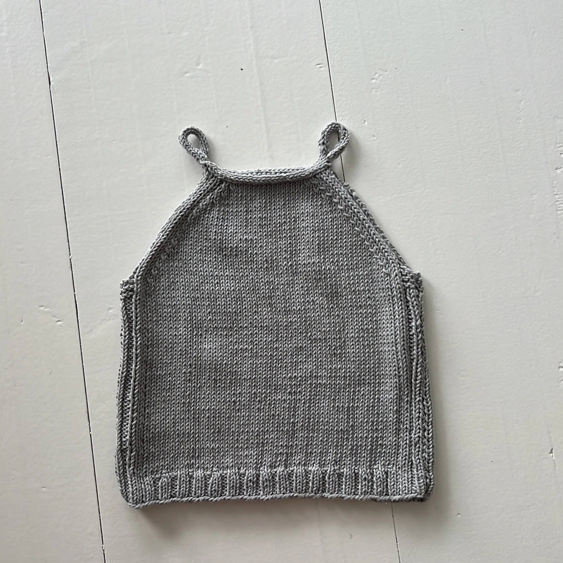 Grå stickad linnetopp i bomull - 1