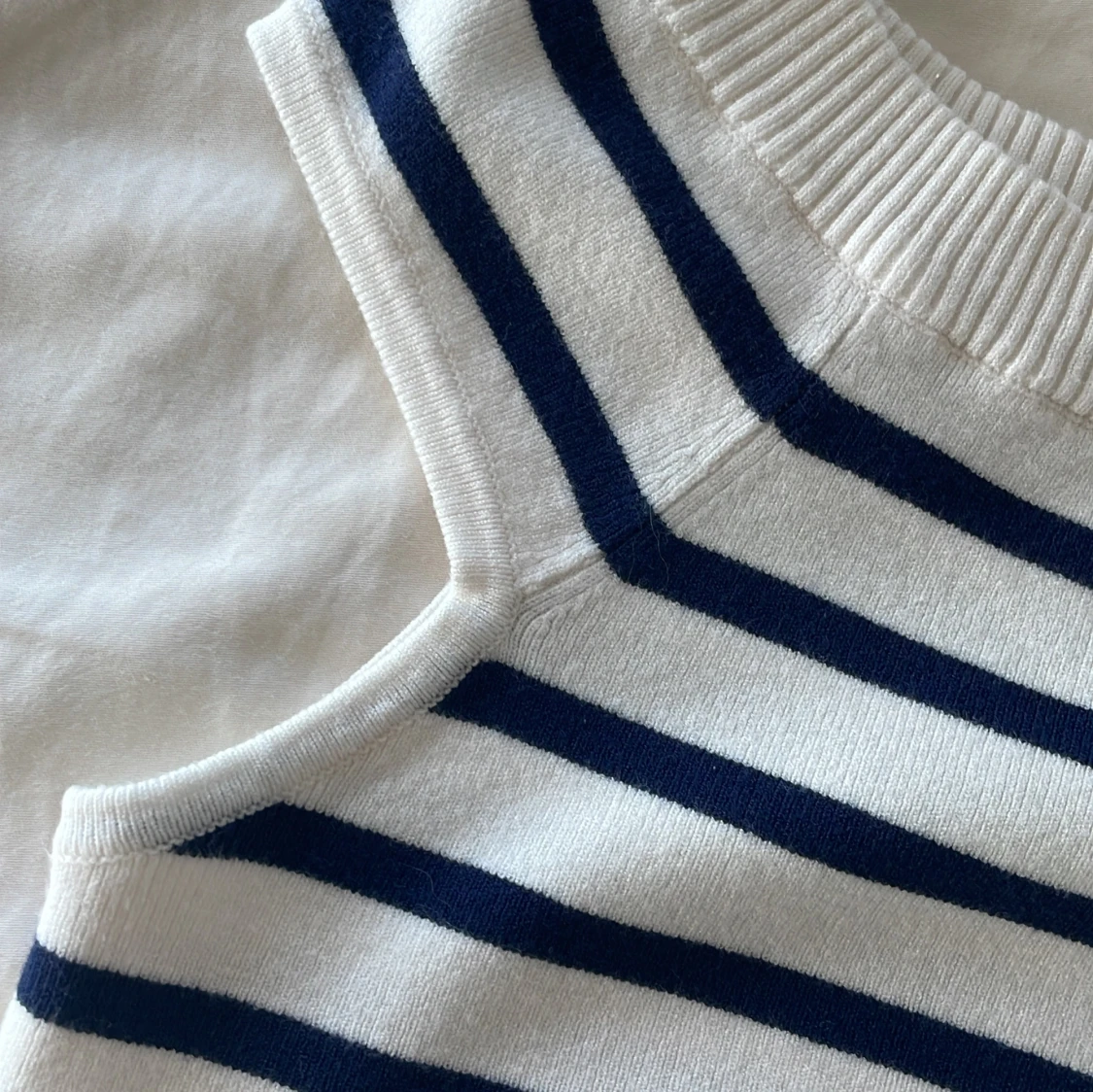 Randig stickad linnetopp från Oysho - 1