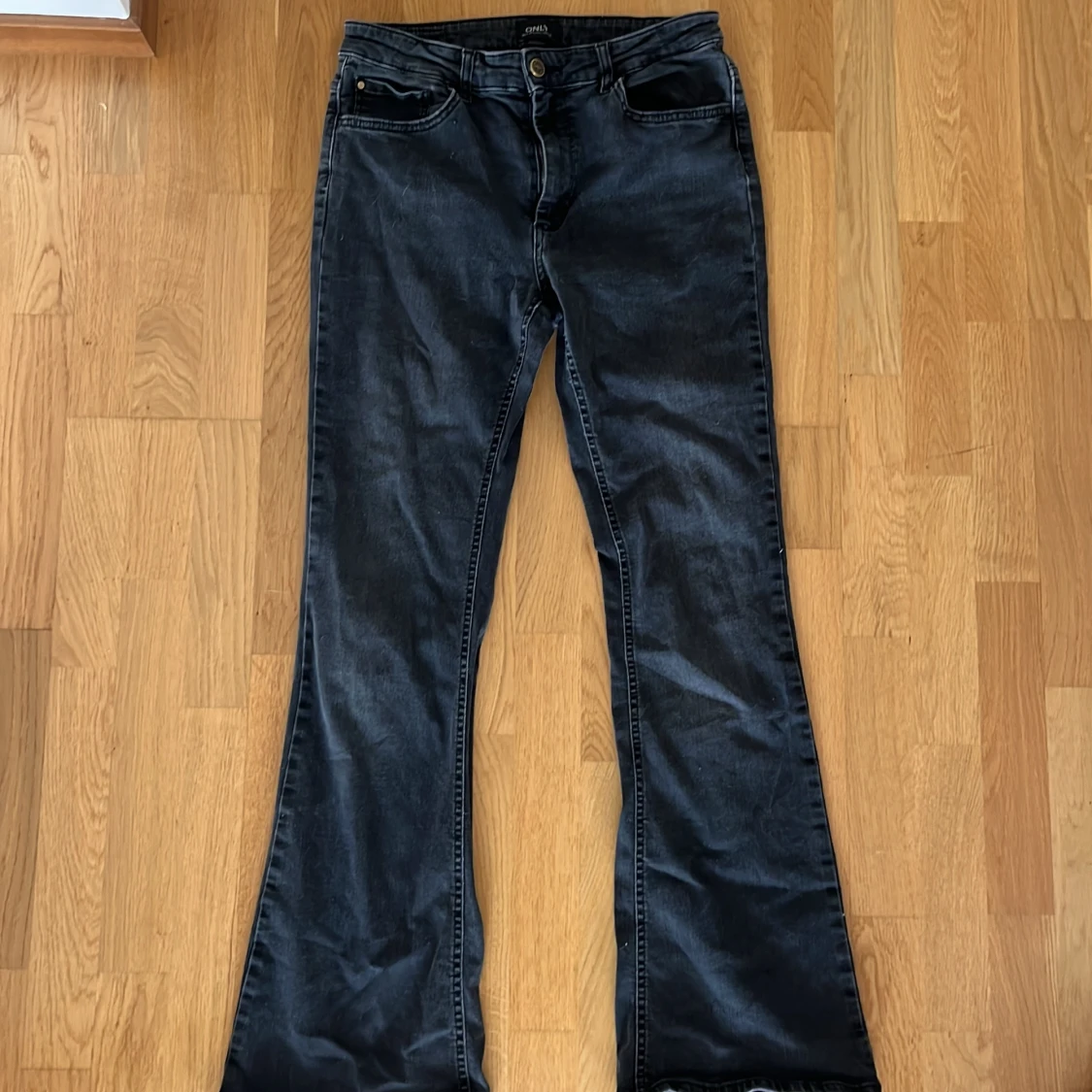 Svarta bootcut jeans från ONLY