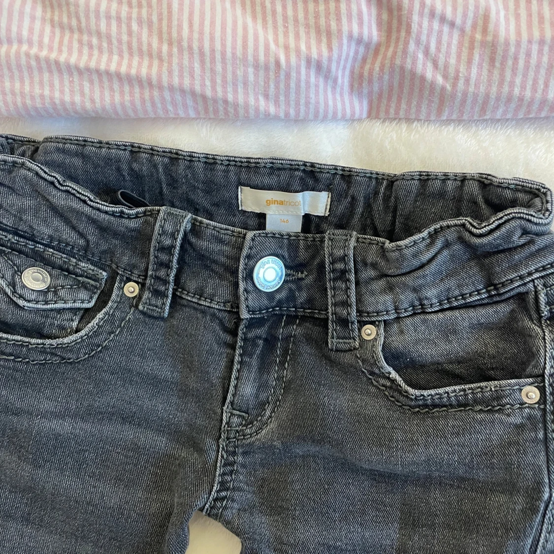 Svarta bootcut jeans Gina Tricot - 2