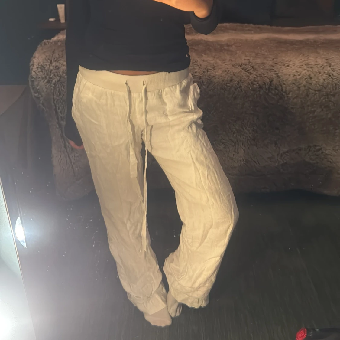 INTRESSEKOLL PÅ Vita linnebyxor från alobha label - 1