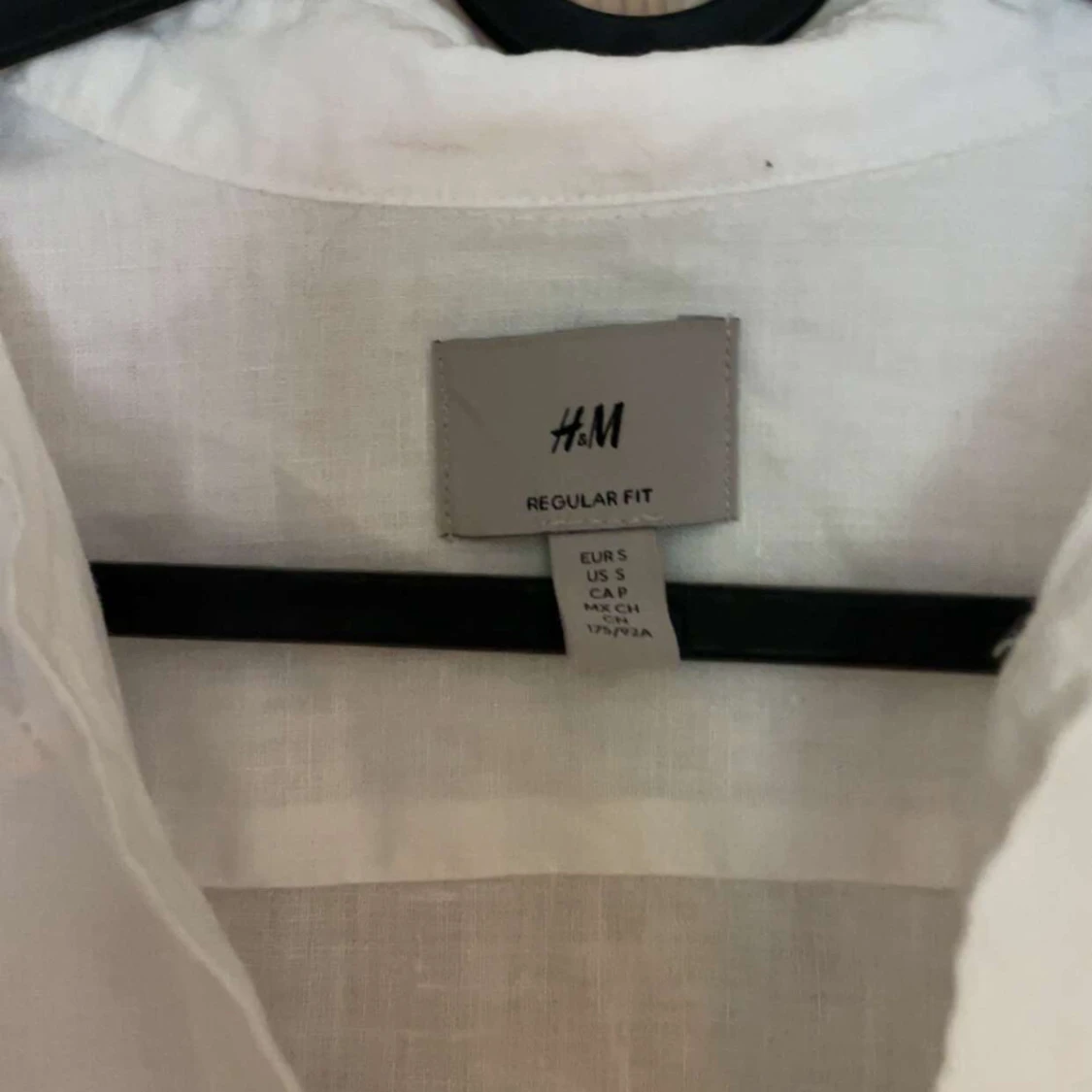 Vit linneskjorta från H&M, kort ärm - 1