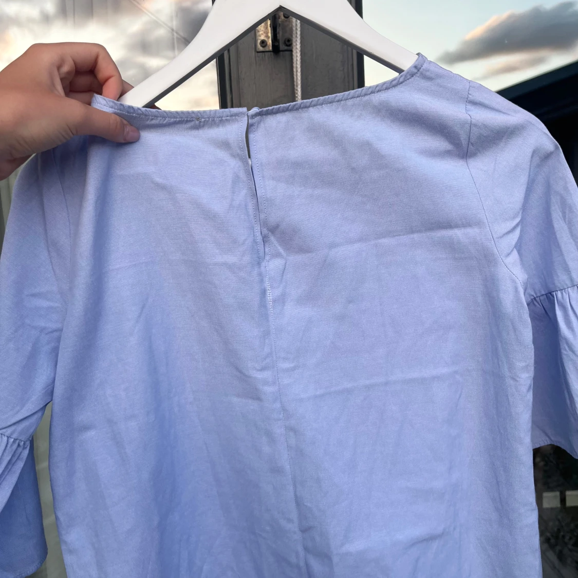 Ljusblå blus med pärlor från Orsay - 2