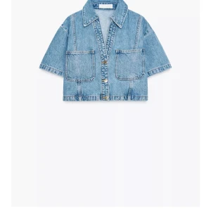 SÖKER!!!  - SÖKER I STORLEK S MEN M KAN FUNKA! Betalar inte mer än 250kr!