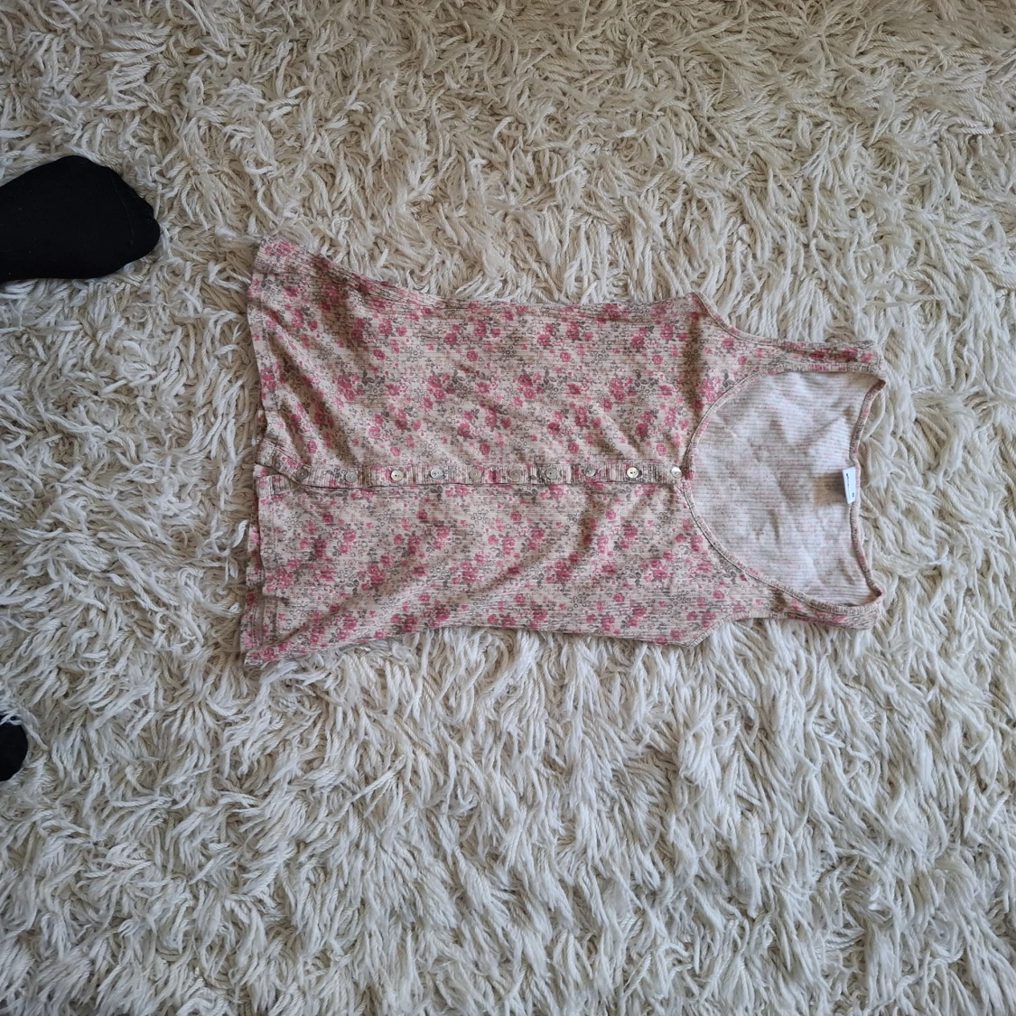 Blommig ribbad linnetopp i rosa och beige - 1