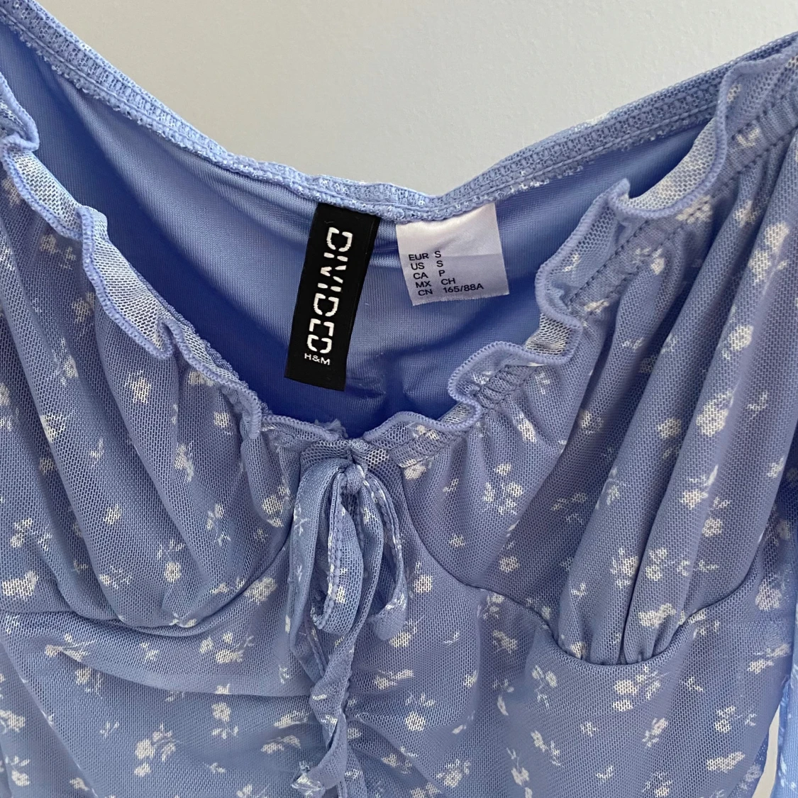 Blommig blå kortklänning H&M  - 1