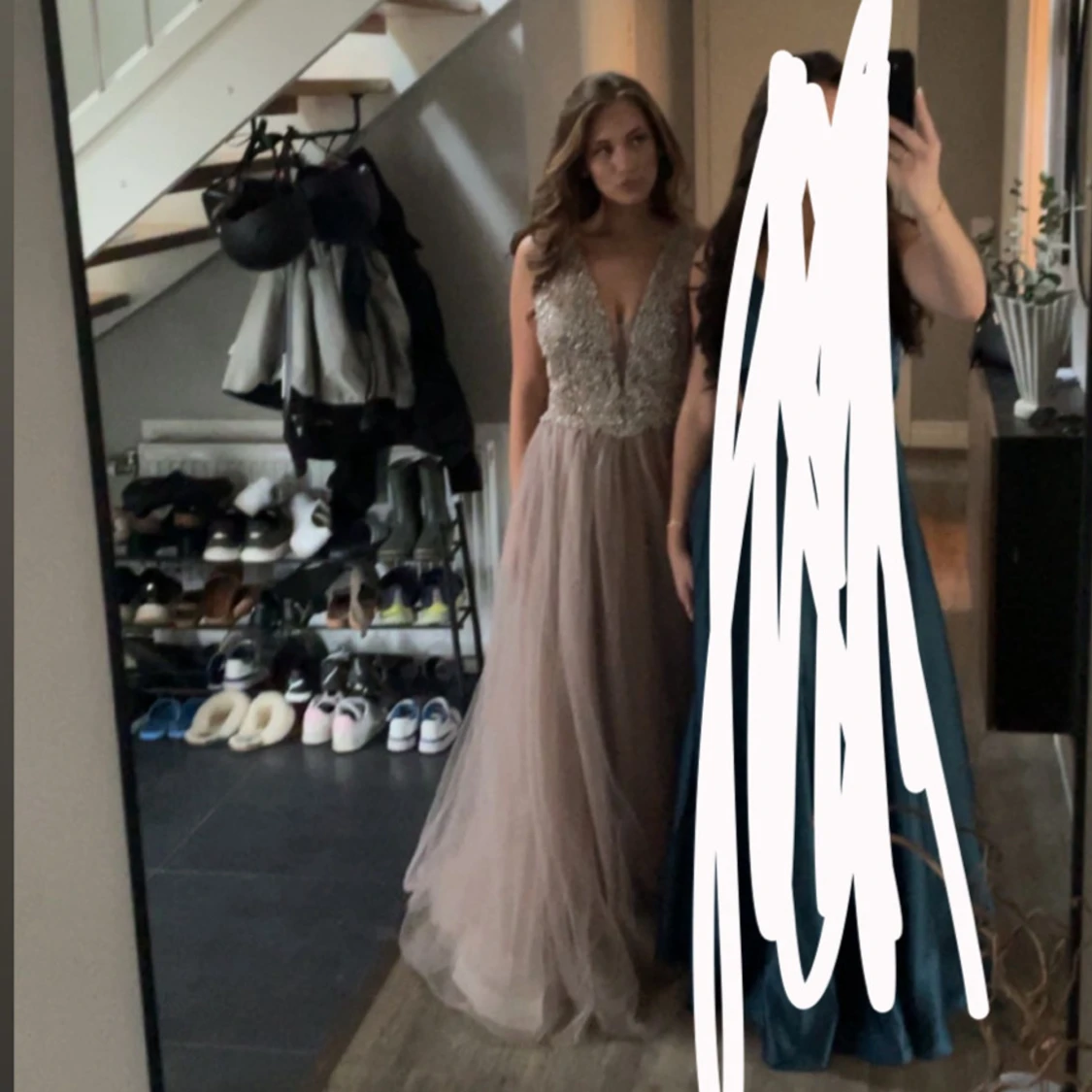 Lång ljusbeige bal- och festklänning - 3