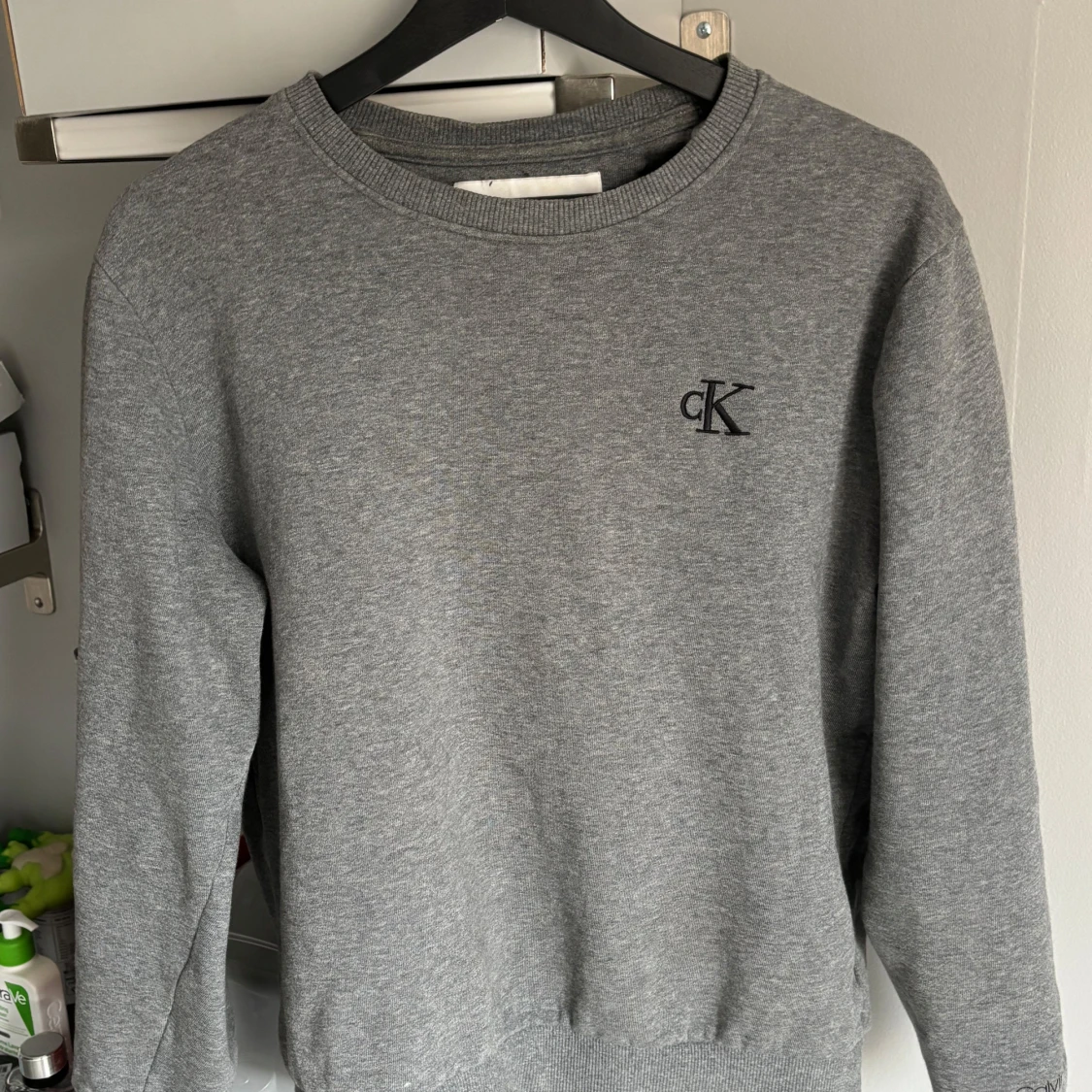 Grå sweatshirt från Calvin Klein