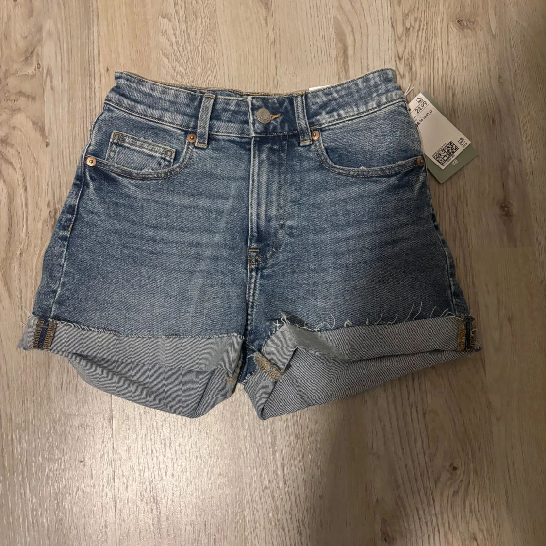 Blå jeansshorts från H&M INTE ANVÄNT