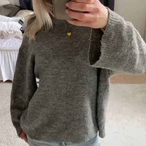 Grå stickad tröja från 157 - Grå stickad tröja från 157💕