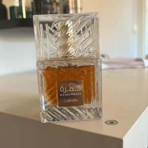 Lattafa Khamrah - Ca 95 ml kvar av 100ml