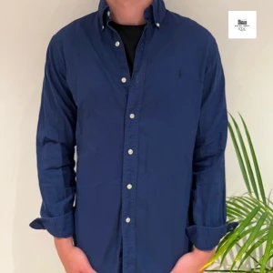 Ralph Lauren skjorta  - Ralph lauren skjorta | Skick - 9,5/10 | Size - S | Modell - Custom fit | Pris - 499 | Modellen är ca 182cm lång | Fraktar på köparens bekostnad | Hör av dig vid minsta fråga eller fundering 