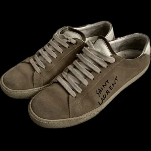 Saint Laurent skor  - Säljer mina Saint Laurent skor pågrund av att jag har tröttnat på dom | Skick 8/10 | Bara skorna som gäller 