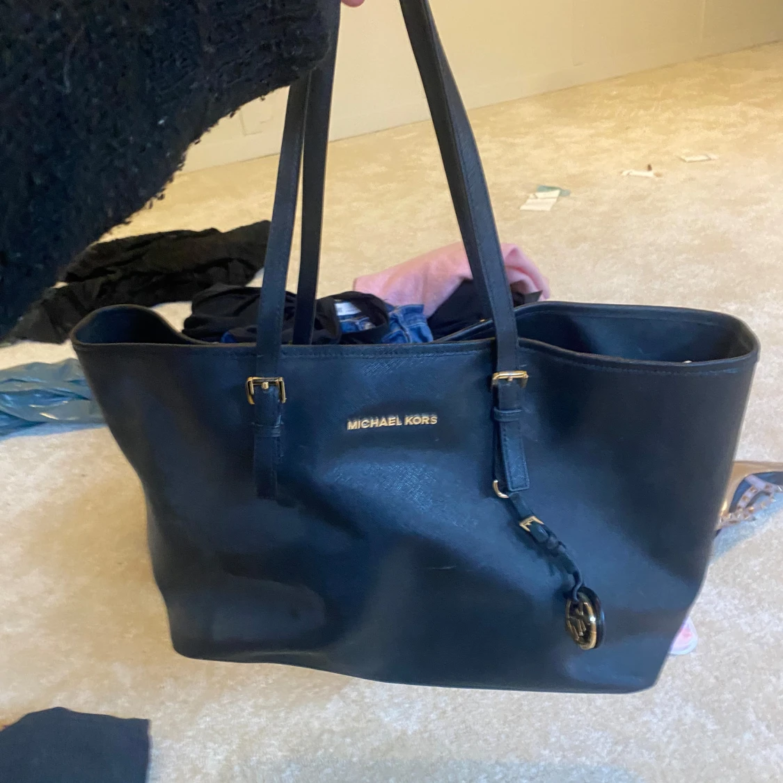 Svart axelväska från Michael Kors - 3