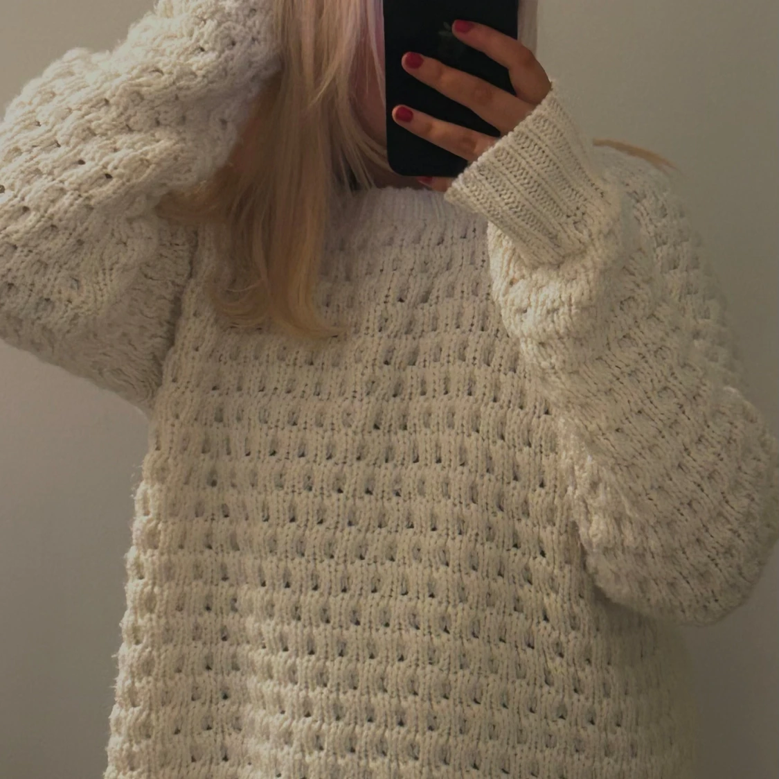 Vit stickad tröja
