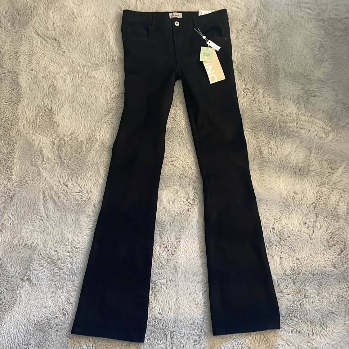 Svarta bootcut jeans från ONLY 164