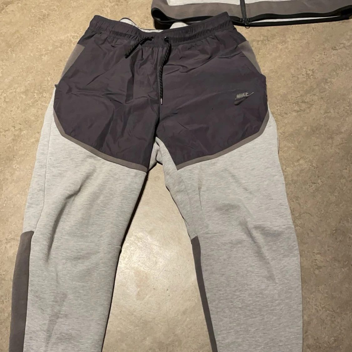 Nike tech, storlek M men passar bra som S - 3