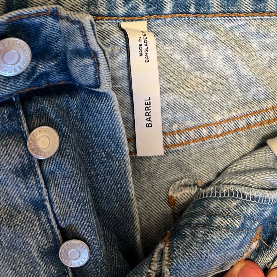 Weekday Barrel ljusblå jeans W32 L34 - 1