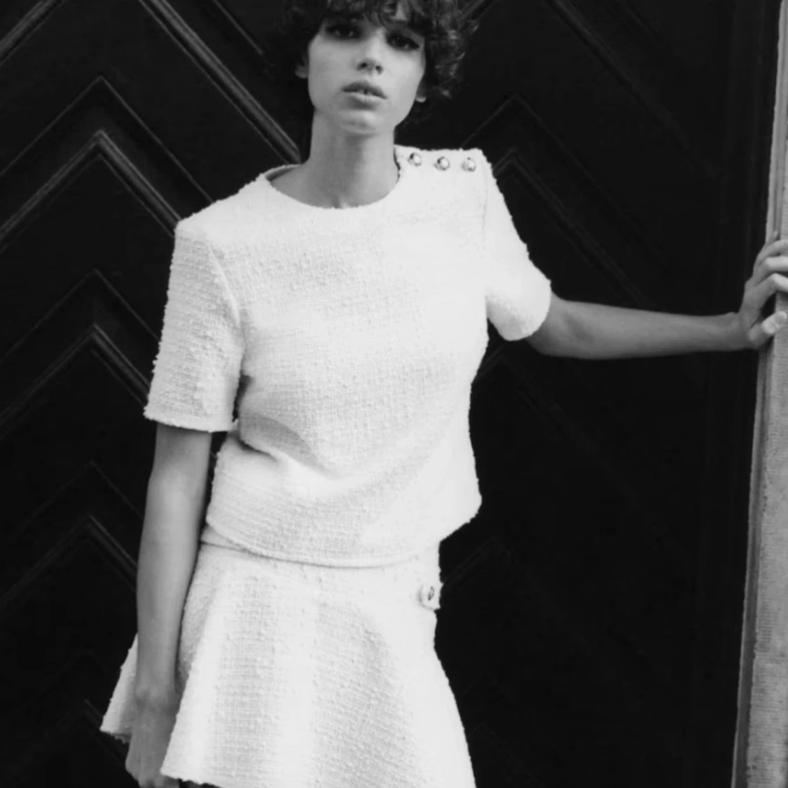 Vit bouclé blus med guldknappar - 4