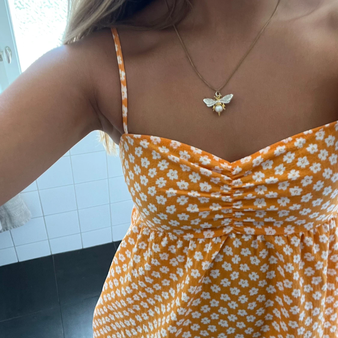 Gullig klänning - 2