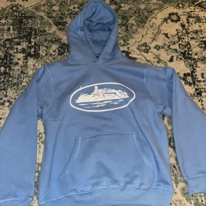 Corteiz - Hej, jag säljer min corteiz hoodie som är storlek S för endast 600kr. Jag har haft den bara typ 1 månad och aldrig använder den längre. 