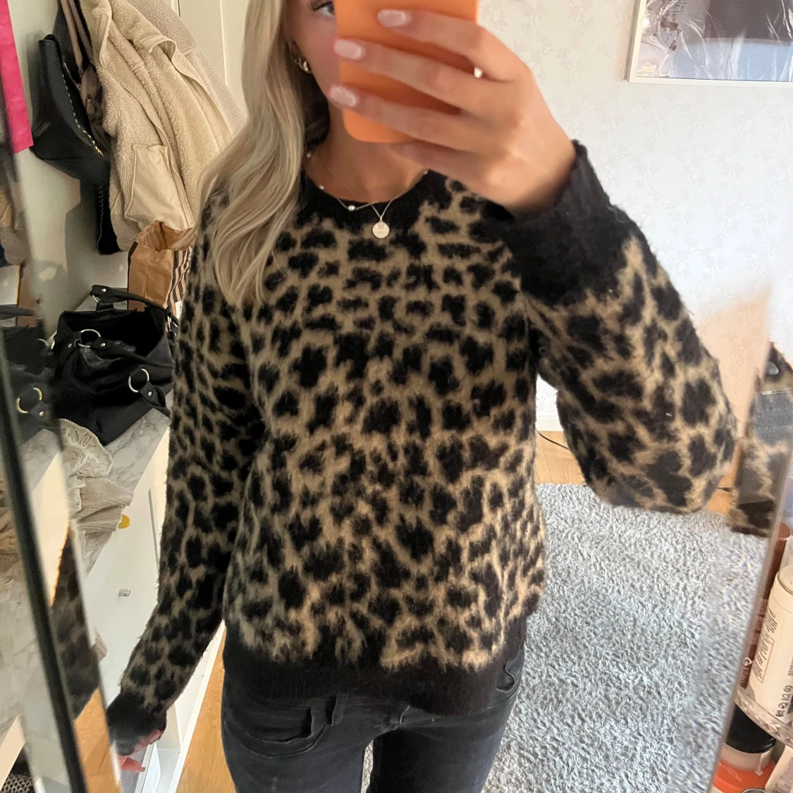 Leopardmönstrad fluffig tröja