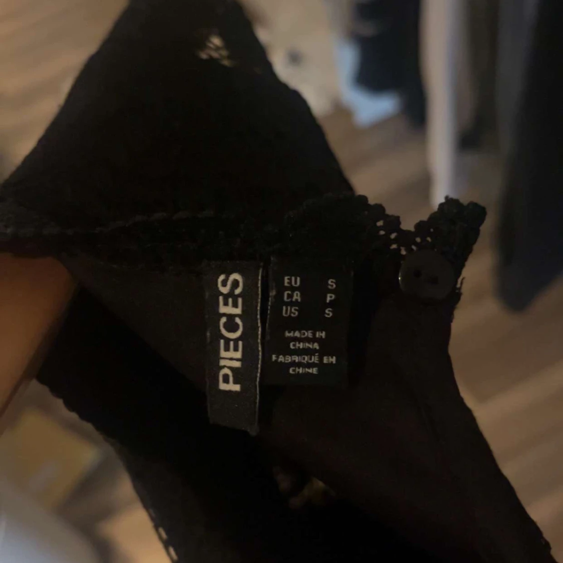 Svart spetsblus från Pieces - 2