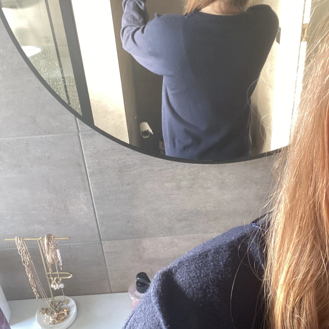 Mörkblå stickad tröja med stjärna - 4