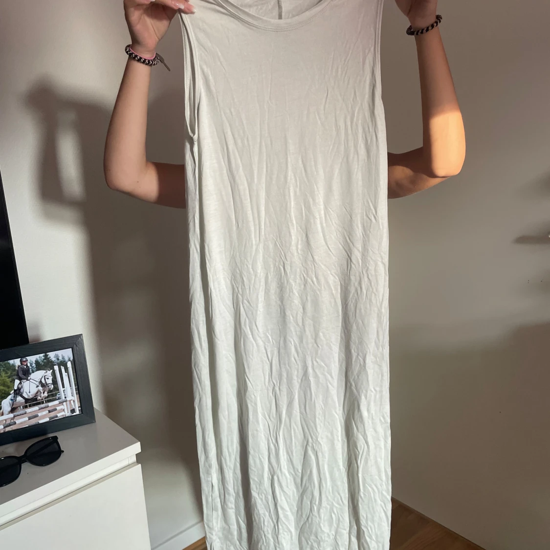 Vit ärmlös långklänning