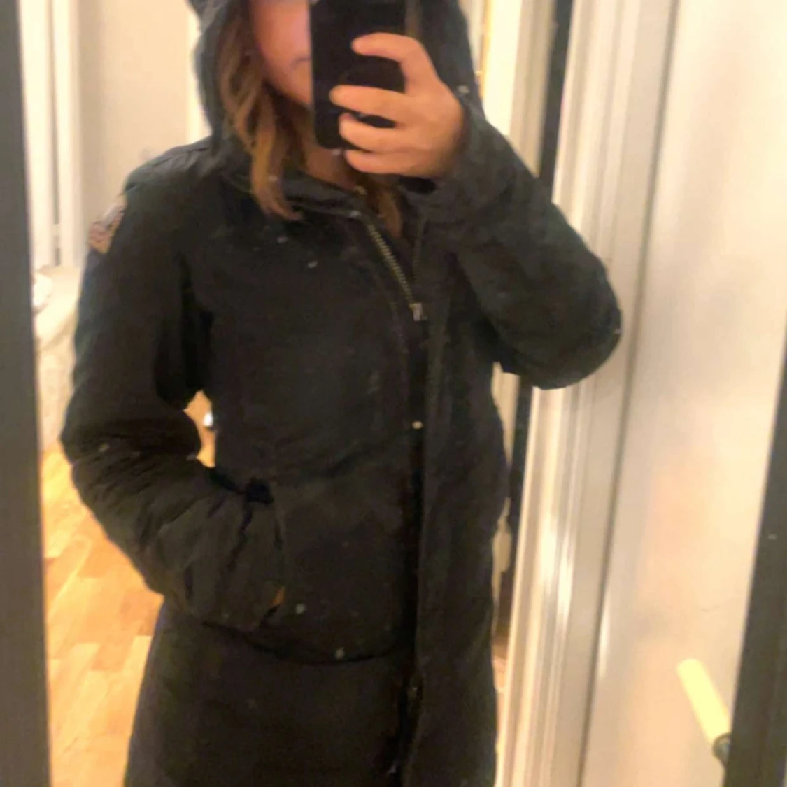 Svart dunjacka med päls från Parajumpers