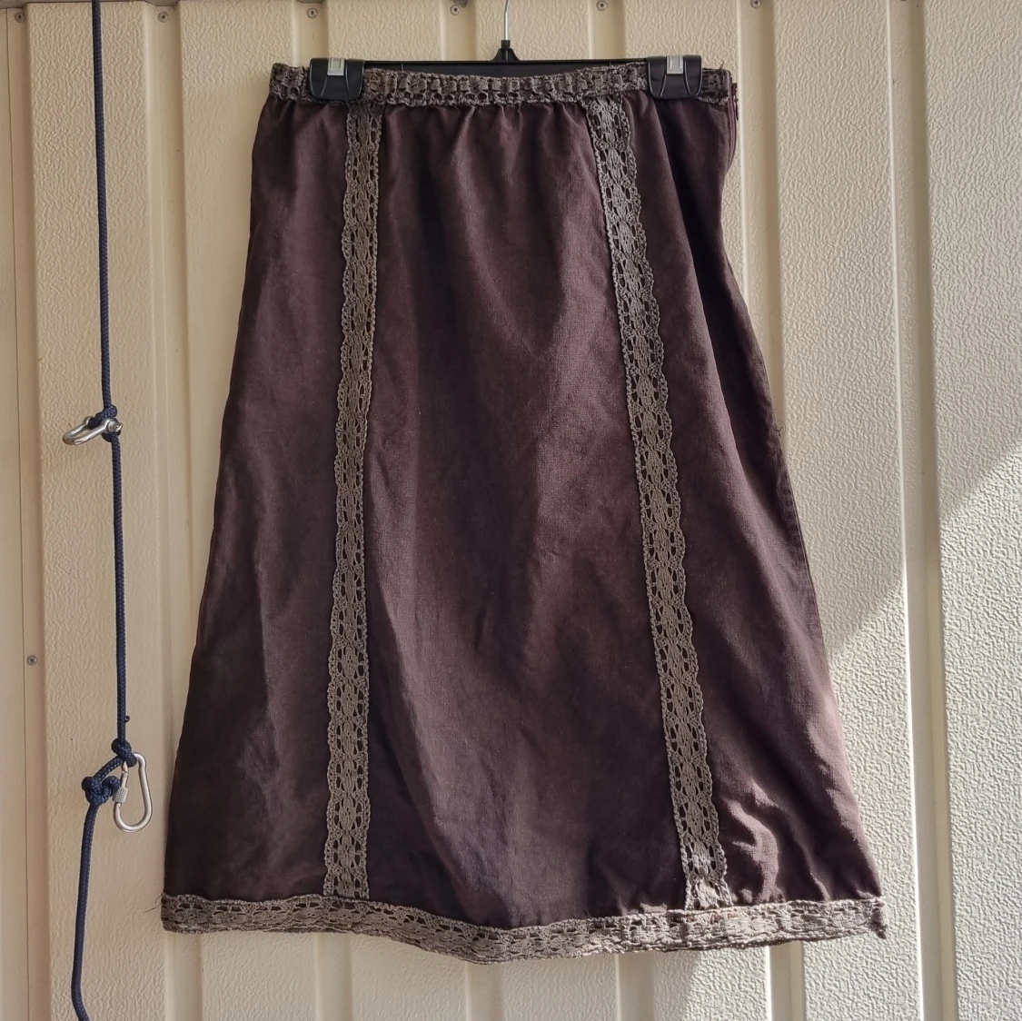 Brun långkjol med spets från Silence