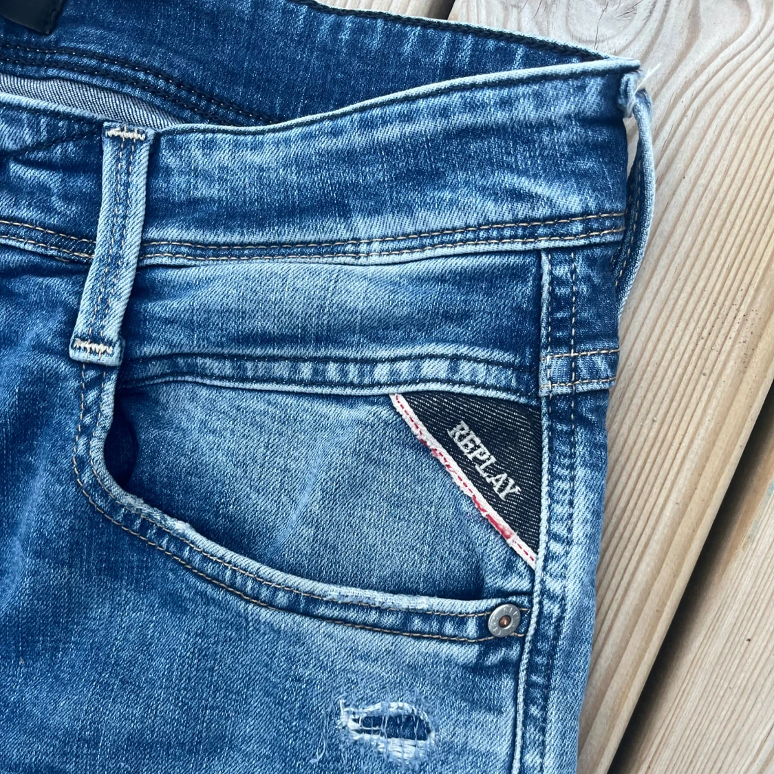 Blå Replay Anbass med slitningar  - 2