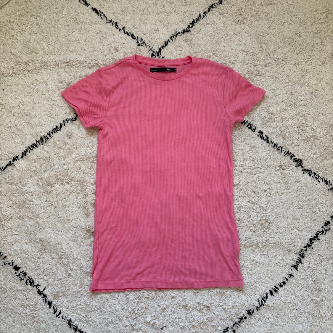 Rosa ribbad t-shirt från lager 157