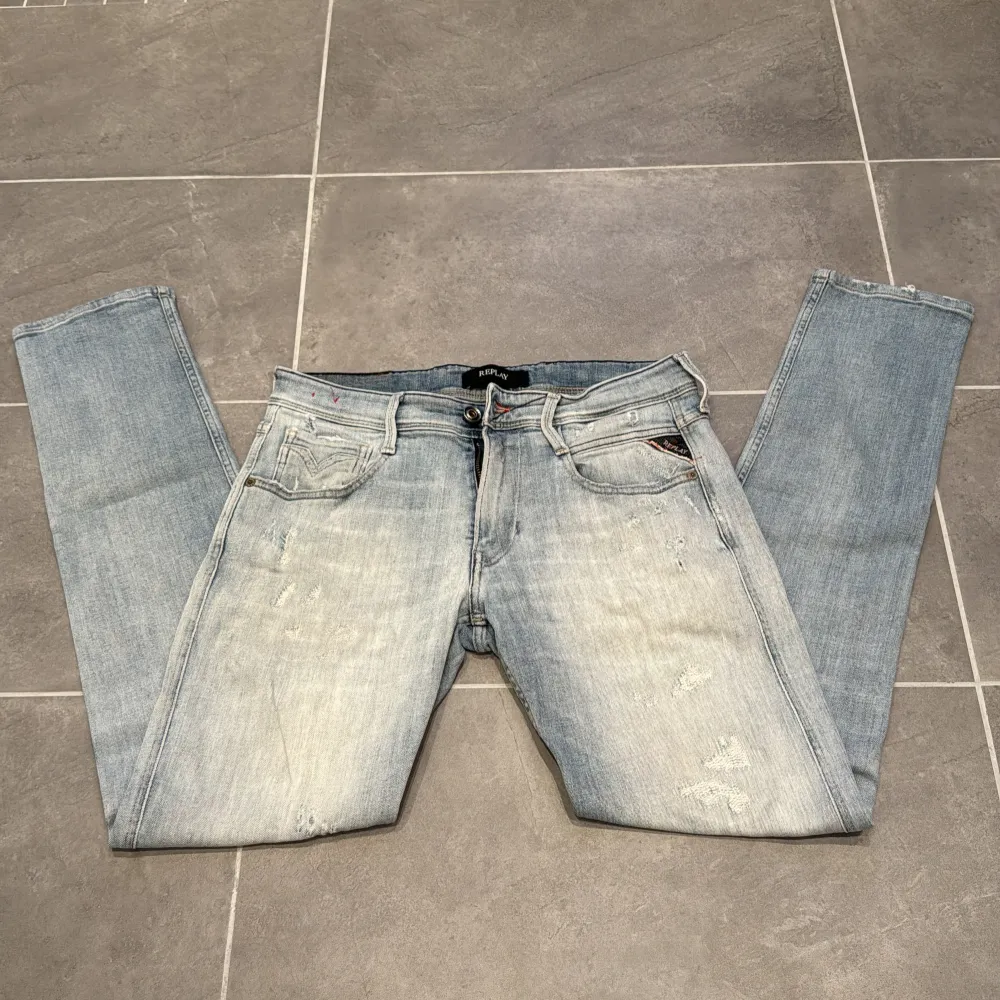 Ett par riktigt feta jeans från Replay i storlek W30 L34 i modellen Anbbas . Farkut & Housut.