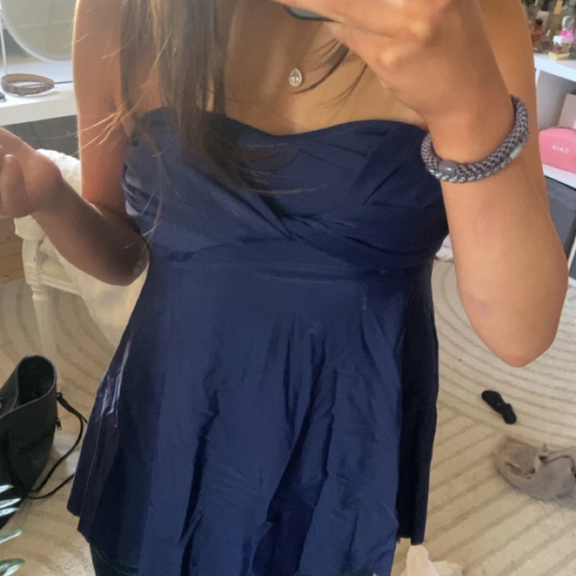 Mörkblå axelbandslös topp - 1