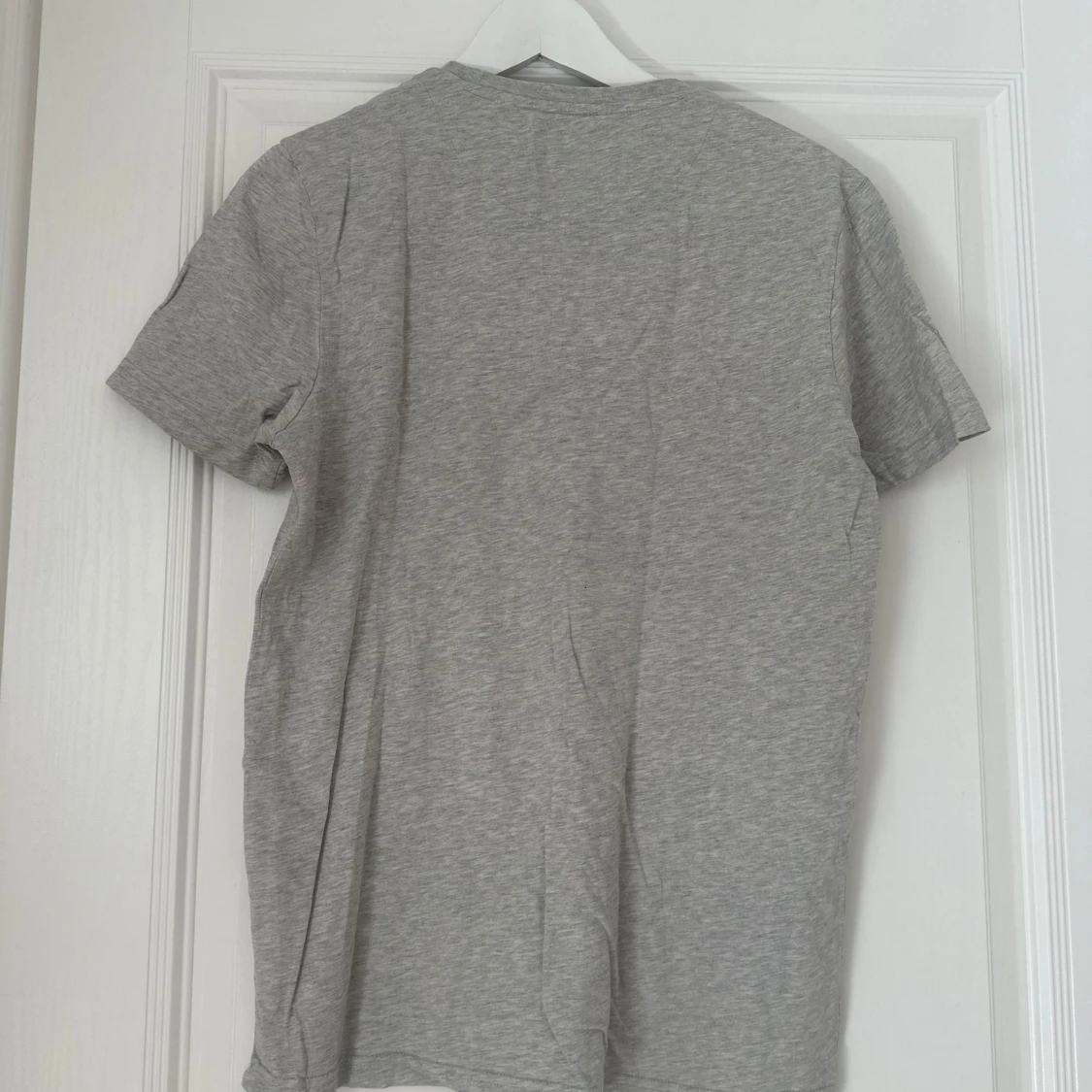 Grå t-shirt från Lyle & Scott - 3