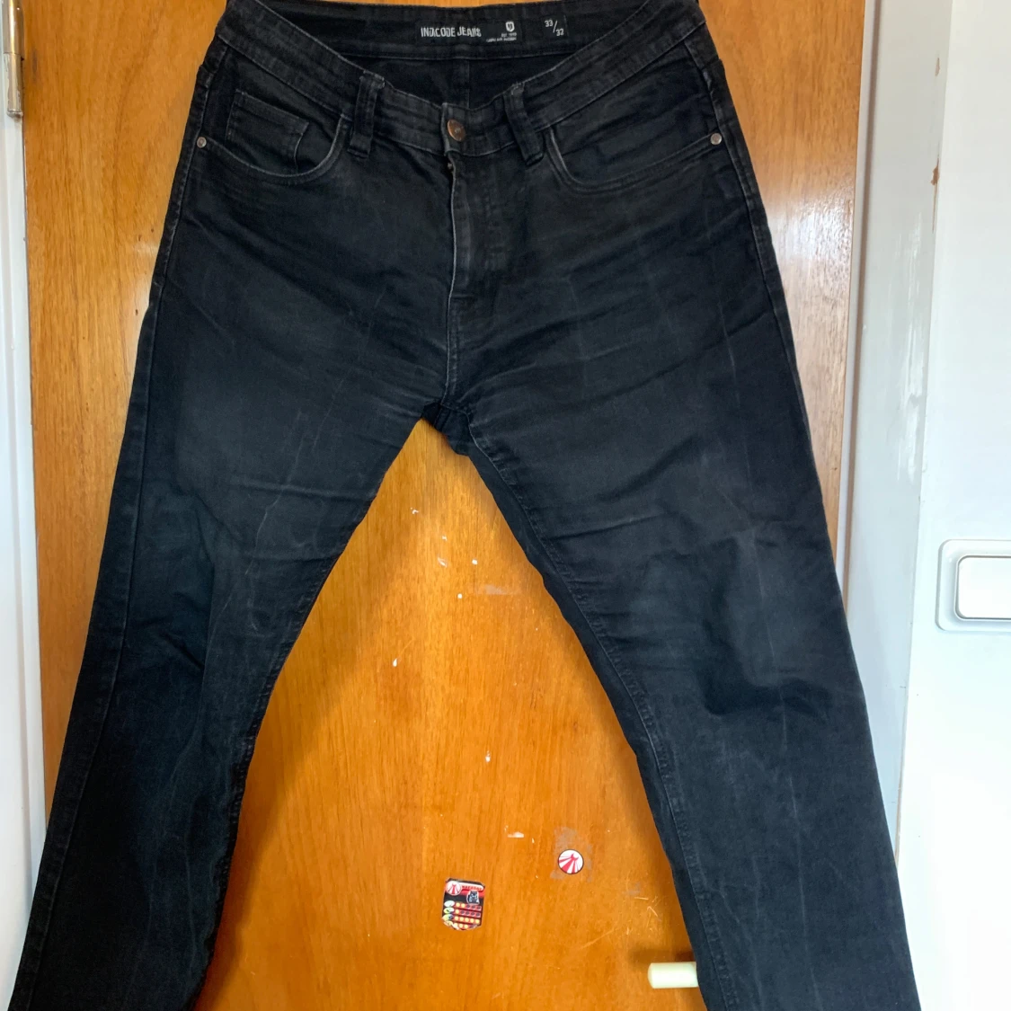 Svarta jeans från Indicode