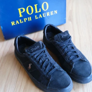 Svarta skor från Ralph Lauren - Snygga skor från Ralph Lauren som kommer med original låda 
