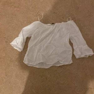 Vit offshoulder blus - Vit sommar topp