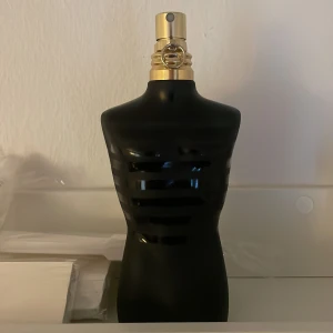 Parfym sample JPG le male le parfum  - Säljer parfym sampels. 1,2,3,4,5ml.   Hör av dig så kommer vi överens om ett billigt och bra pris!
