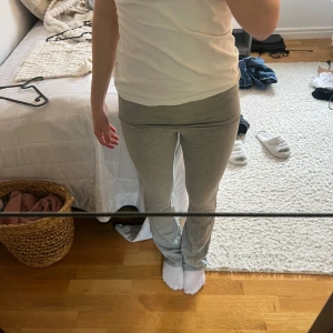 Yoga pants - Säljer ett par jättesnygga yoga pants som är jättesköna. Säljer de just för att de är lite försmå.💗