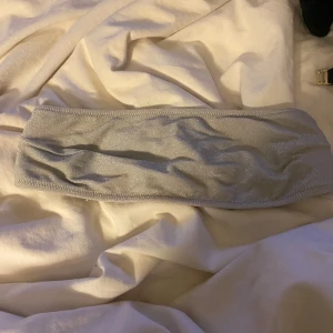 Silverfärgad glittrig bikini från H&M - Bikini från hm
